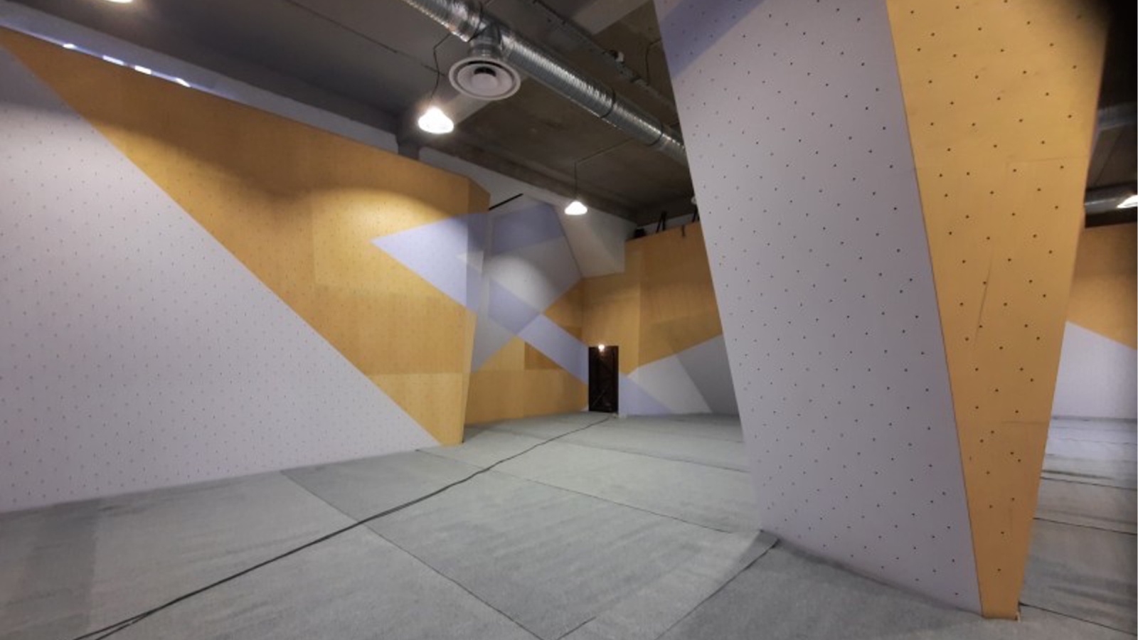 Unsere Wand: La Triangle, Paris - Foto 2