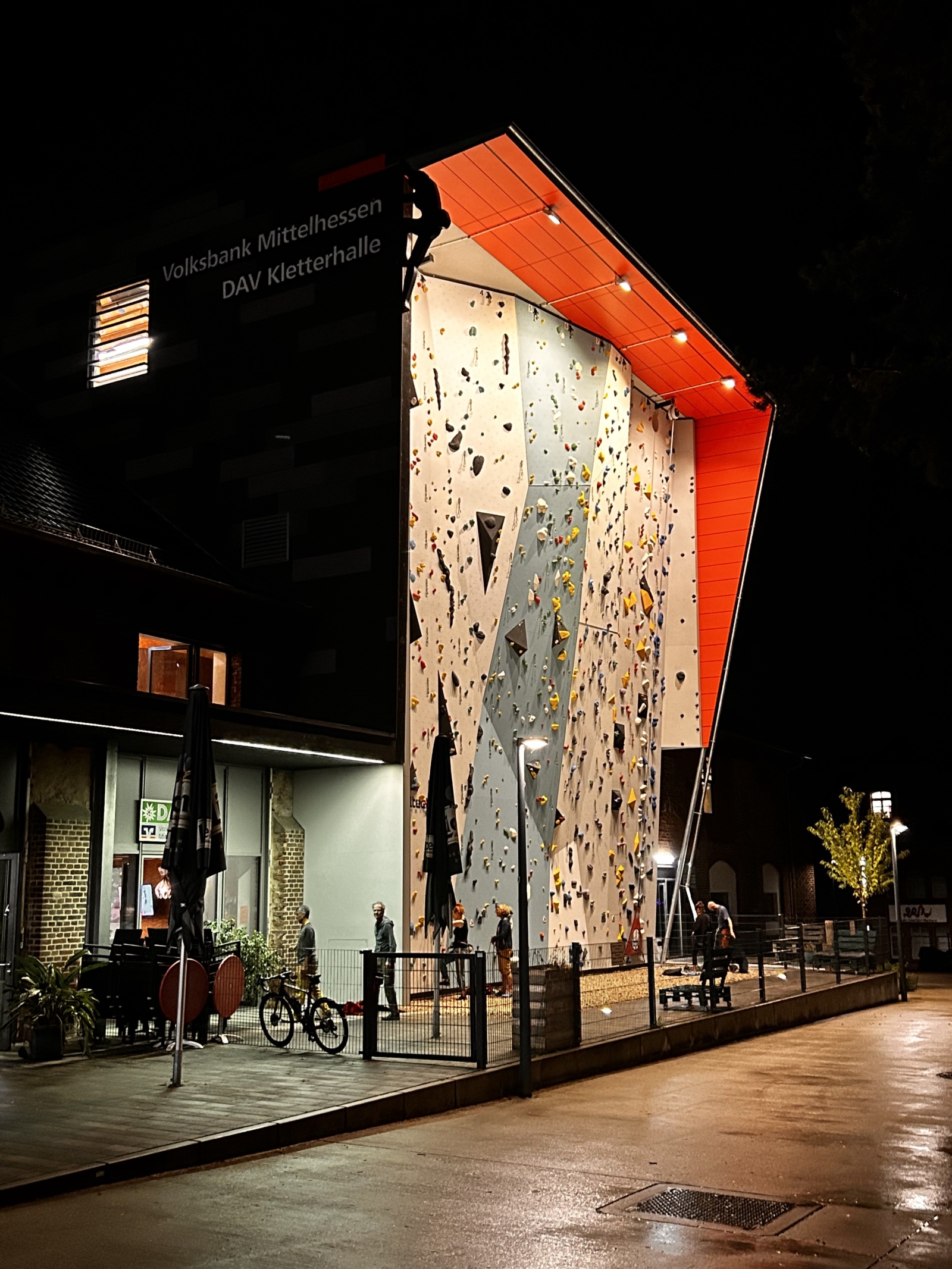 Unsere Wand: Volksbank Kletterhalle Marburg - Foto 2